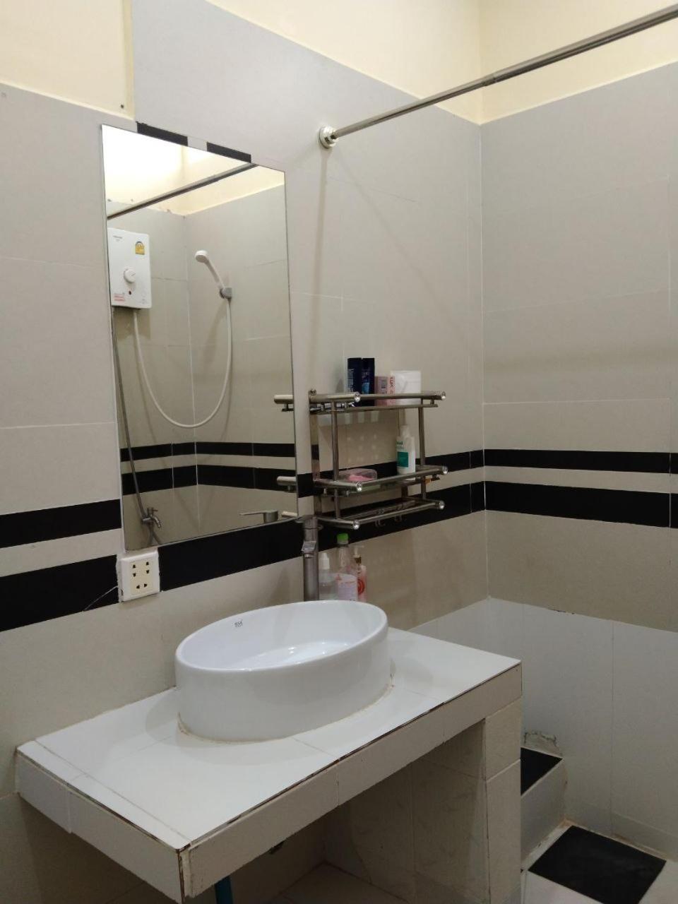 Room 12 - Studio In A Villa 5Mn Walk From The Royal Palace With Swimming Pool プノンペン エクステリア 写真